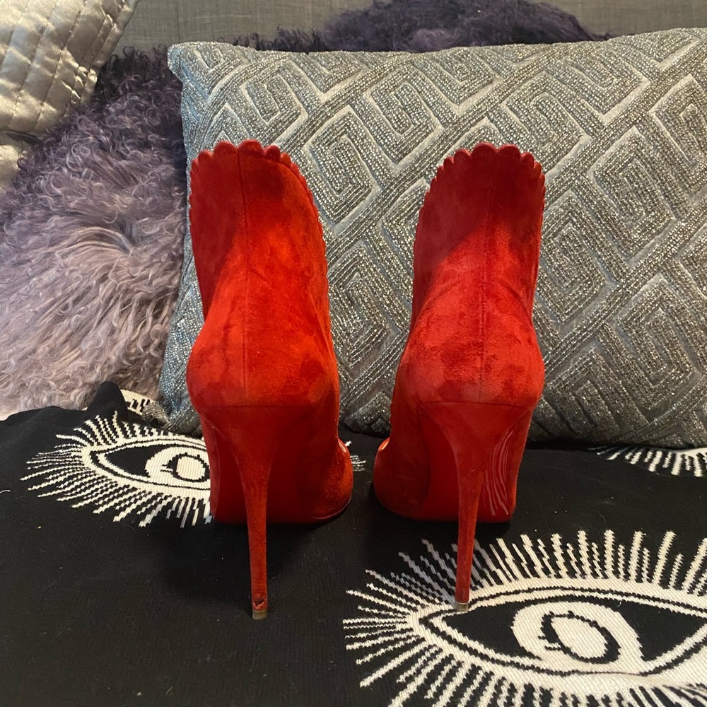Christian Louboutin red Suede peep toe pump 37 - Picture 3 of 4